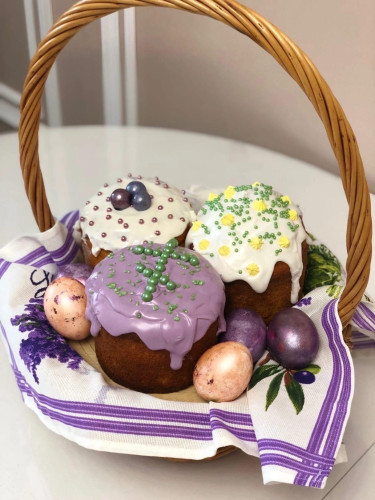 Со Светлыми праздниками!